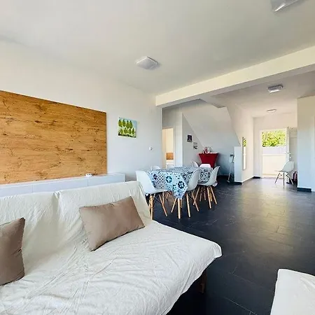 House Off Caska *
