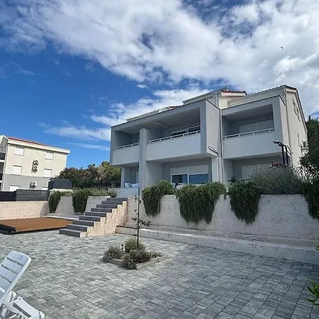 House Off Caska *